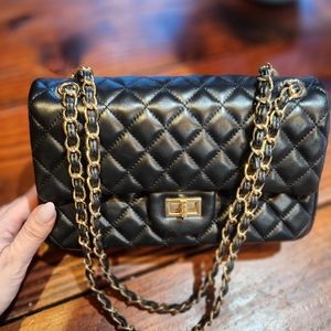 Anifeel medium black leather flap bag